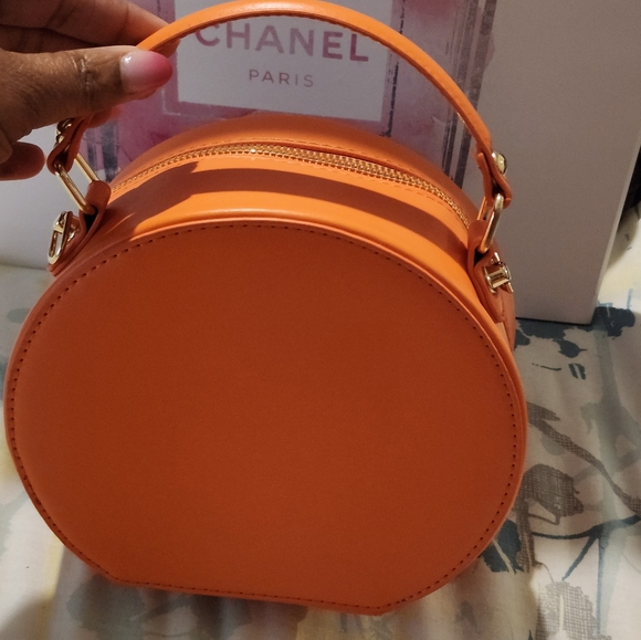 NOVELTY "ORANGE" Crossbody Bag (BNWT) - Picture 5 of 7